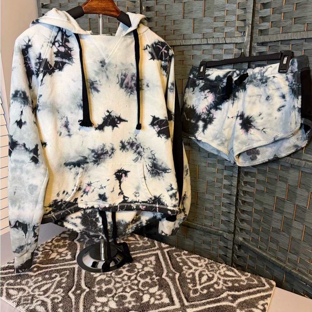 Vintage Havana Tie-Dye Hoodie - Black and White